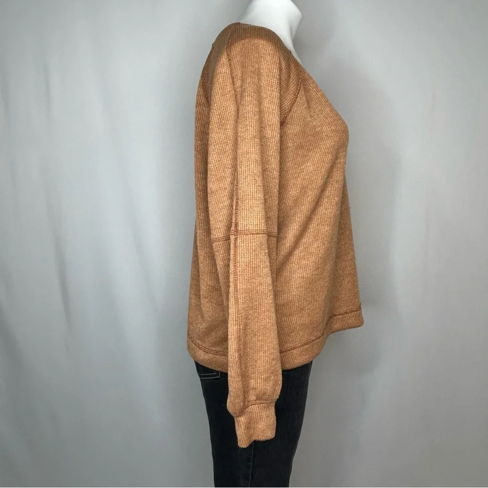 Blu Pepper Tan‎ V-Neck Sweater Relaxed Fit - Picture 5 of 14